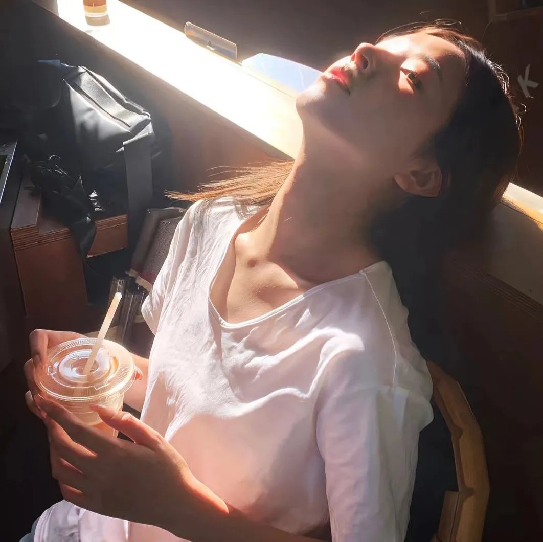 黎明时道别伤感
